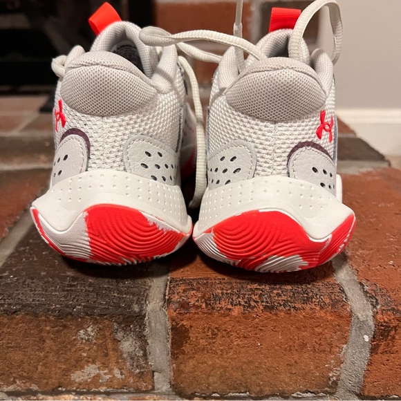 NWT Under Armour GS Jet ‘23 Basketball Shoes - Picture 4 of 8